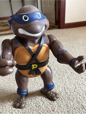 Teenage Mutant Ninja Turtle Figurine, Donatello